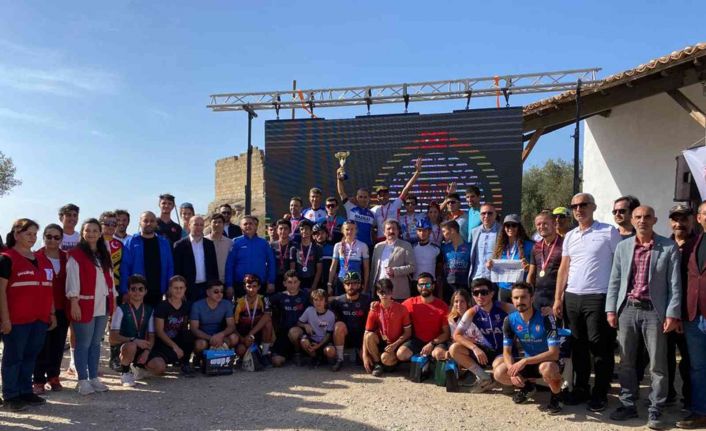 Uluslararası dağ bisikleti yarışmasının ödülleri verildi