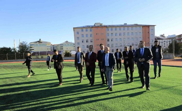 Vali Varol, Ağrı’da yeni semt sahalarının yapılması için harekete geçti