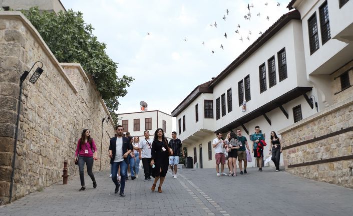 Yabancı öğrenciler Dulkadiroğlu’nu gezdi