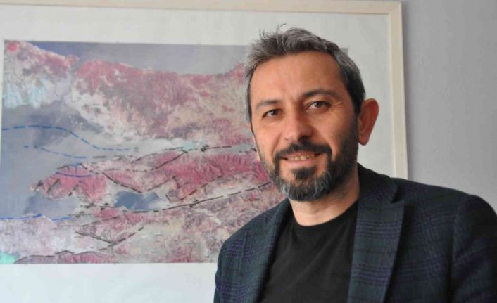 Yüksek Jeoloji Mühendisi Kendir’den rahatlatan açıklama: “Gökyüzündeki olaylar depremleri doğrudan etkileyebilecek etkenlerden değildir”