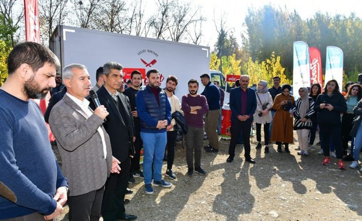 300 üniversiteli Yeşilyurt’ta