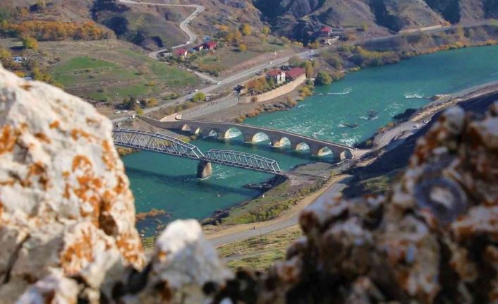 7 bin yıllık Palu ilçesi, ihtişamı ile yıllara meydan okuyor