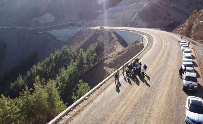 Adana Kozan ile Kayseri arası 105 kilometreye düşecek çalışmalar hızla sürüyor