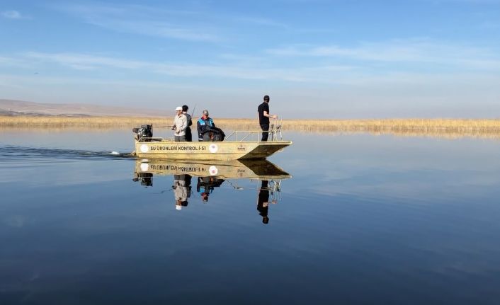 Afyonkarahisar’ın ‘Karamık Gölü’ hayranlık uyandırıyor