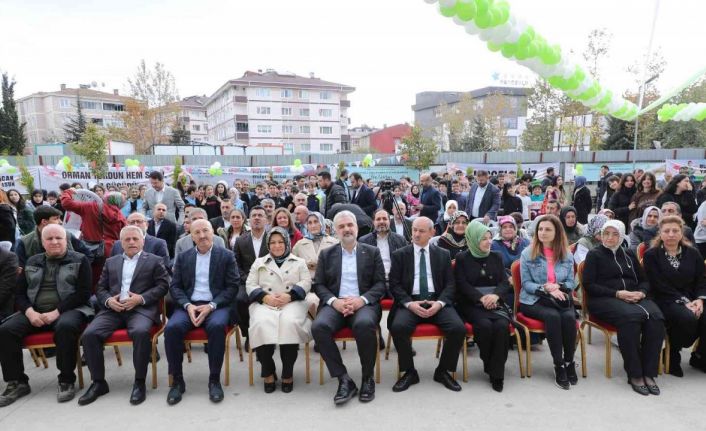 AK Parti İstanbul İl Başkanı Kabaktepe, Sancaktepe’de fidan dikimi etkinliğine katıldı