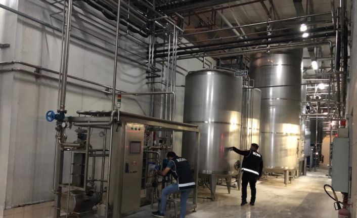 Antalya’da kaçak alkol ve elektronik sigara operasyonu: 112 bin 200 litre alkol ele geçirildi