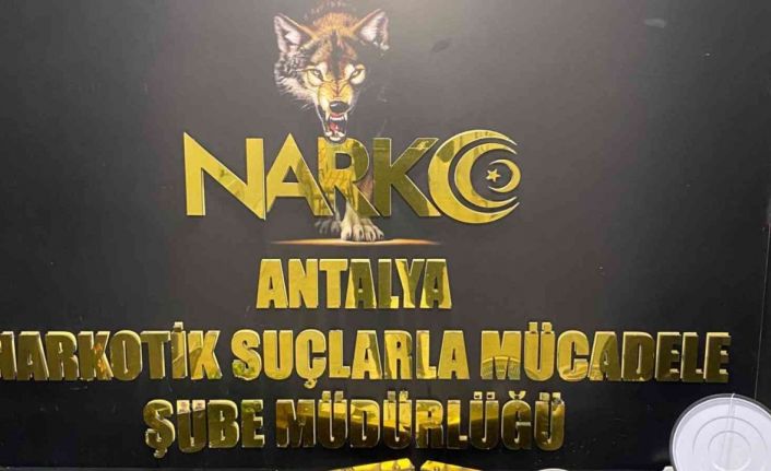 Antalya’da uyuşturucu madde satan zehir tacirlerine operasyon: 3 gözaltı