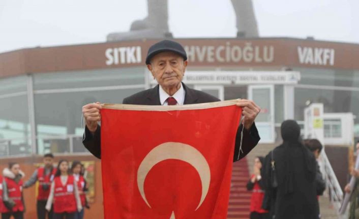 Artvin’de 96 yaşındaki Kore Gazisi her 10 Kasım’da Atatürk’ün huzurunda