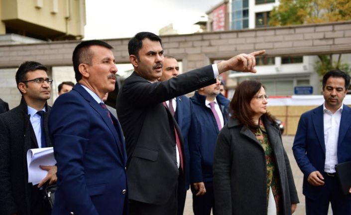 Bakan Kurum: “Başkentimizi tarihi Samanpazarı Meydanı’na yeniden kavuşturacak adımları atıyoruz”