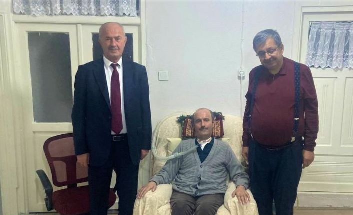 Başkan Akman ve Yazar-Şair İnanç’tan ALS hastası Çelik’e ziyaret