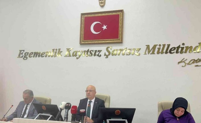 Başkan Çoban: “Hocalar ilçesi hariç sıcak asfalt ile tanışmayan hiçbir ilçe kalmadı”