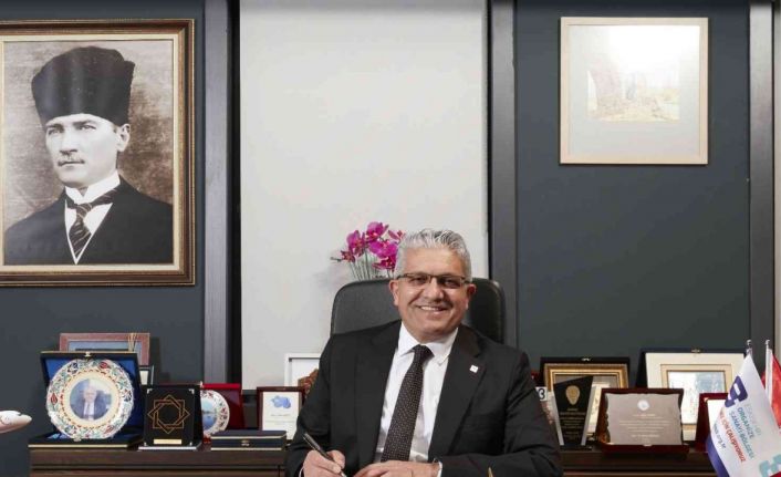 Başkan Küpeli, "Öğretmenlerimiz yol gösteren lider, örnek alınacak bir rehberdir"