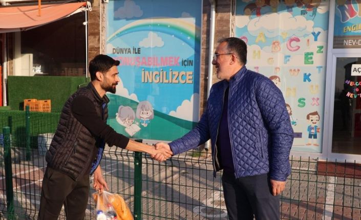 Başkan Savran 15 Temmuz Mahallesi ve 2000 Evler Mahallesi’ndeki esnafları ziyaret etti