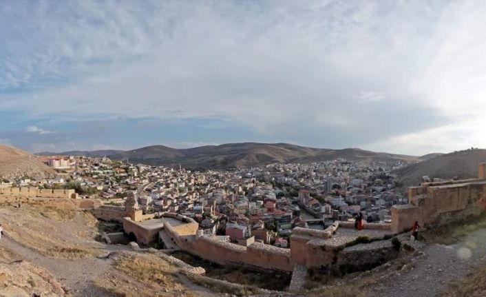 Bayburt’ta ekim genel ticaret sistemine göre ihracat 4 bin dolar, ithalat 3 bin dolar olarak gerçekleşti