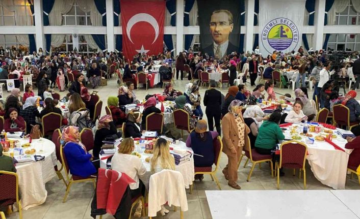 Bin 500 kadın ’Güçlü kadın, güçlü Türkiye’ sloganıyla bir araya geldi