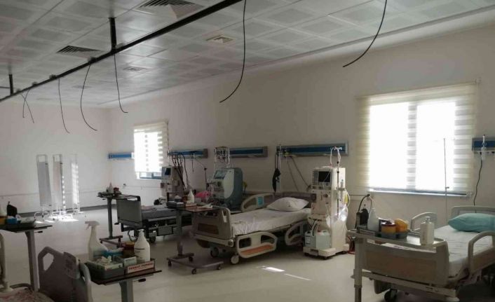 Bingöl Sağlık Müdürü Gündoğdu, hemodiyaliz ünitesinde incelemelerde bulundu