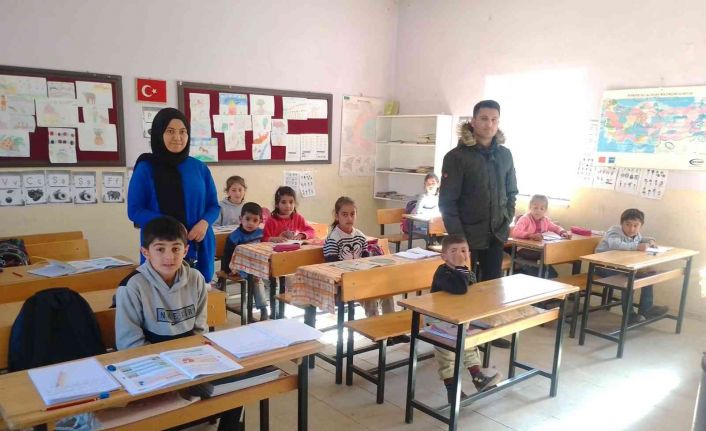 Bitlis’teki öğrencilere işitme testi