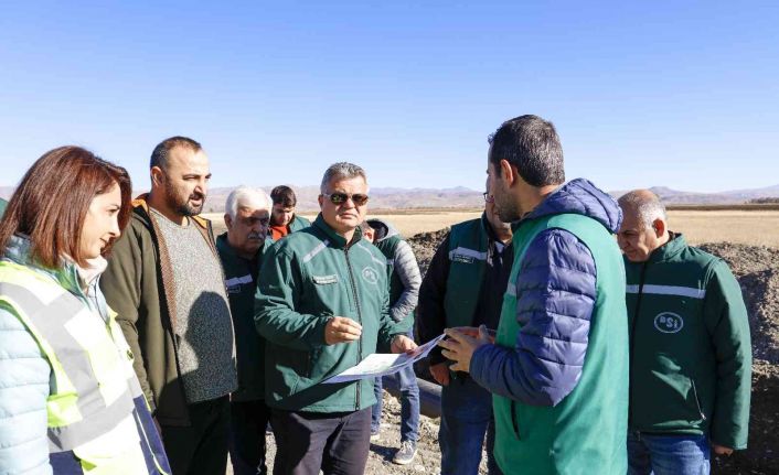 Bölge Müdürü Yavuz; Ağrı Yazıcı sulaması 2 kısım inşaatında ve derecek barajında incelemelerde bulundu