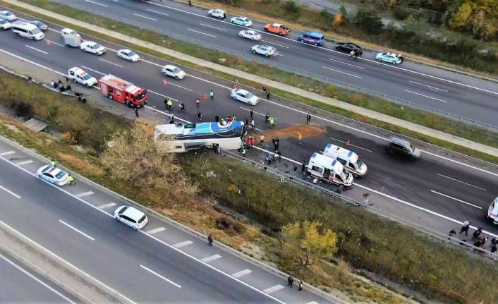 Bolu’da, 3 kişinin öldüğü otobüs kazasında 1’i ağır 3 yaralının tedavisi devam ediyor