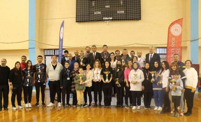 Bu defa öğretmenler şampiyonluk için ter döktü