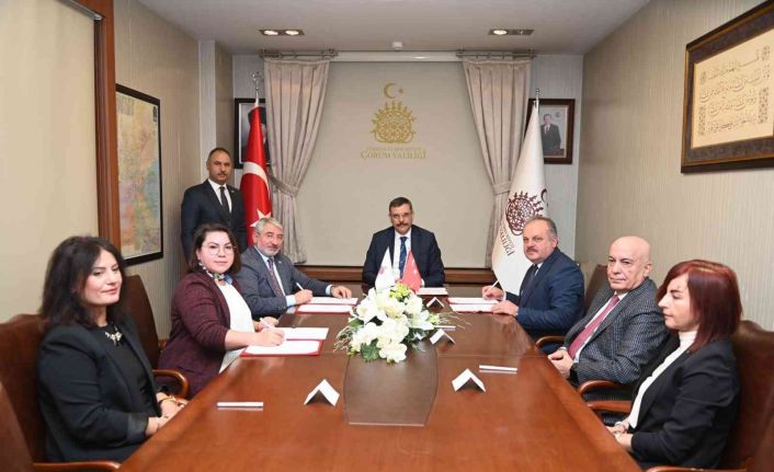 Çorum’da Valilik ve Belediye arasında, 2. Etap Sokak Sağlıklaştırma” ve “Puduhepa” projesi için protokol imzalandı