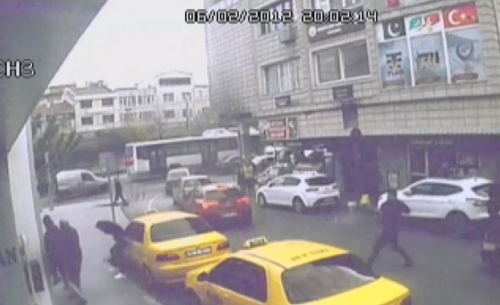 Dehşet anları kamerada: Kavgada husumetlisi yerine babası ve kardeşini böyle vurdu