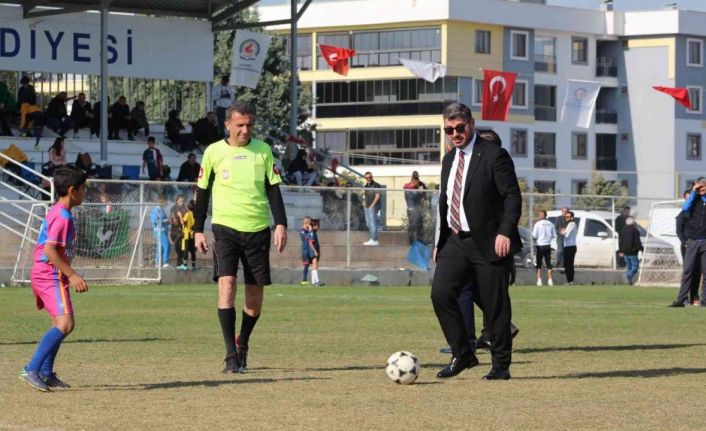 Denizlispor Başkanı Uz çocuk yetenekleri yalnız bırakmadı