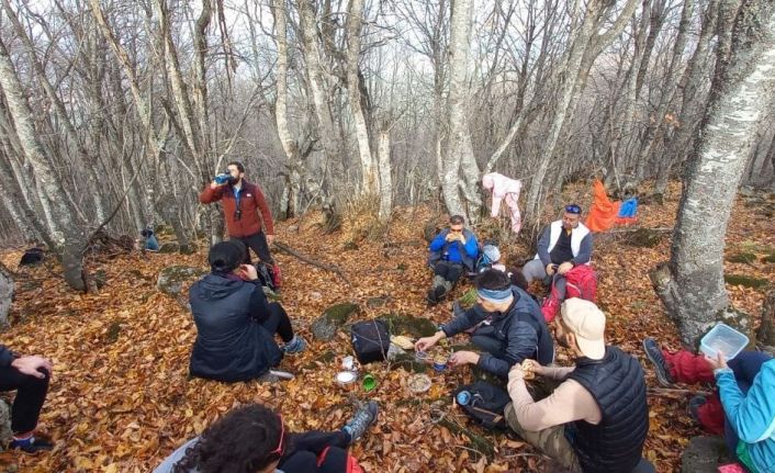Doğa tutkunları Türkmen Dağı’nda 18 kilometre yürüdü