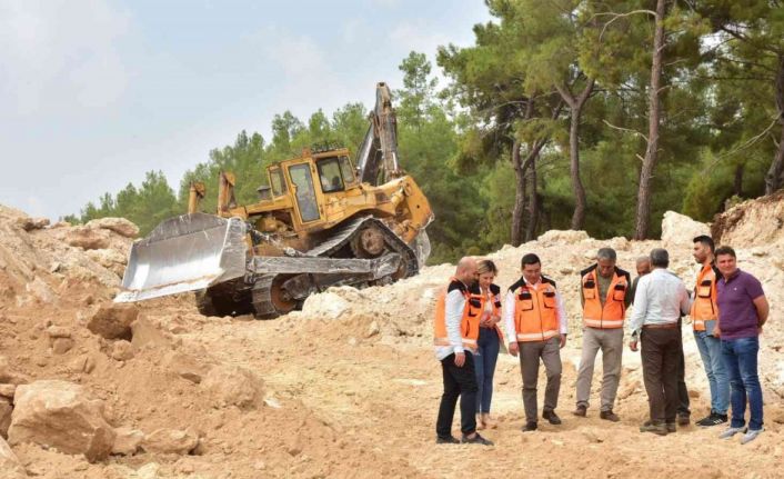 Duacı, Korkuteli ve Çankaya’yı birbirine bağlayacak yol çalışmaları sürüyor