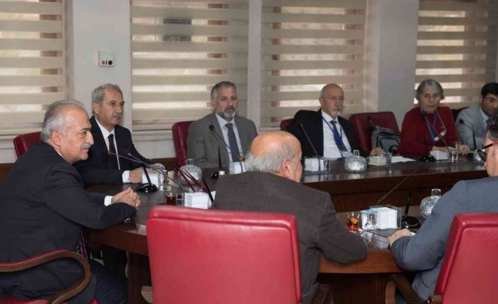 Edebiyat Fakültesi FEDEK değerlendirme toplantısı yapıldı