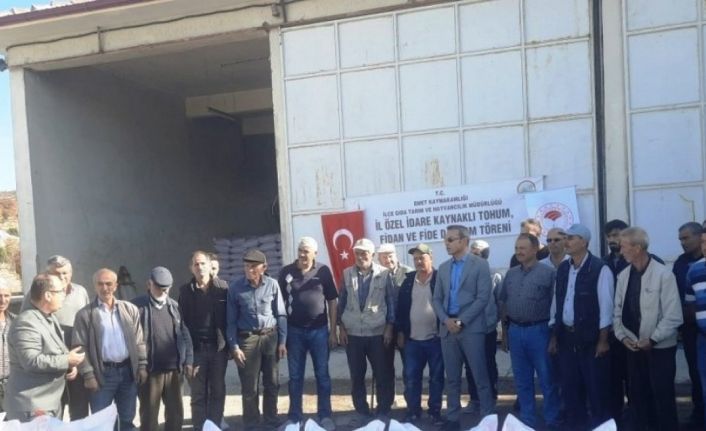 Emet’te 440 çiftçiye 44 ton sertifikalı buğday ve arpa tohumu dağıtıldı