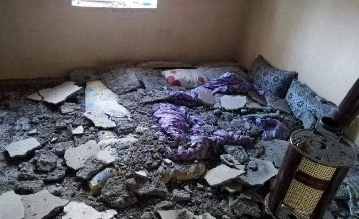 Eruh’ta evin tavanındaki betonlar düştü, anne ve çocukları yara almadan kurtuldu