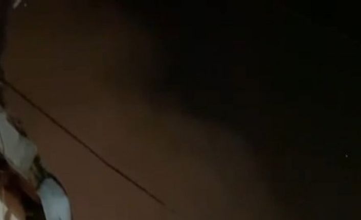 Eşiyle tartışan adam 3 katlı apartmandaki kaldığı daireyi ateşe verdi, dumandan kendisi etkilendi