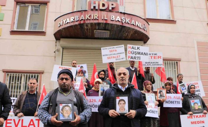 Evlat nöbetindeki aileler çağrıda bulunuyor, yeni aileler nöbete dahil oluyor