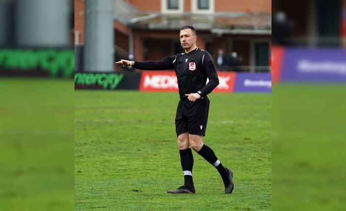 Fenerbahçe - Sivasspor maçında Hüseyin Göçek düdük çalacak