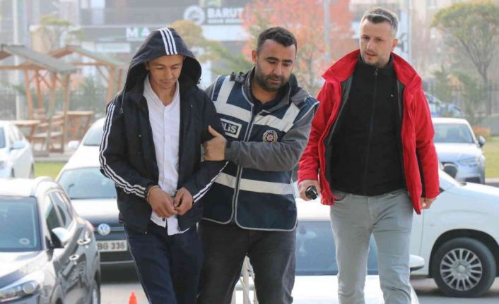 Girdiği evlerde uyuyan ve iş yerini soyan hırsız tutuklandı