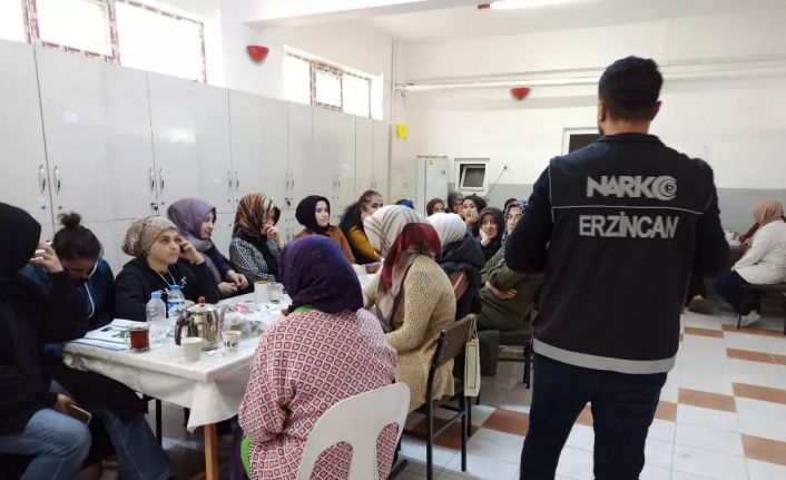 Halk Eğitim Merkezi’nde kurs gören kadınlara uyuşturucu bağımlılığı anlatıldı