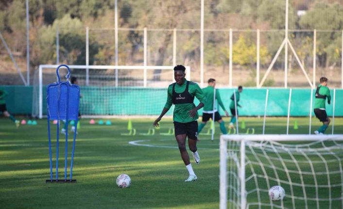 İsmet Taşdemir: "Tuzlaspor maçında geçen haftayı telafi etmemiz gerekiyor"