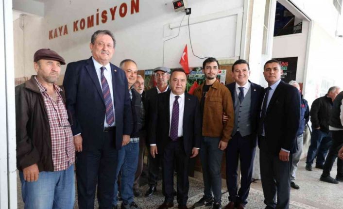 Kumluca’da toptancı halleri sezonu açtı