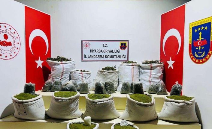 Lice kırsalında 167 kilo esrar ve 83 kilo kubar skunk maddesi ele geçirildi