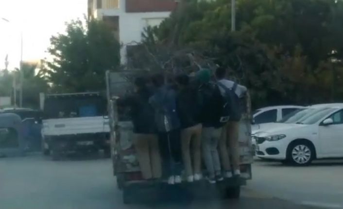 Lise öğrencilerinin tehlikeli yolculuğu