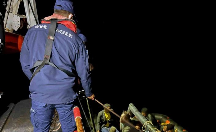 Marmaris’te 15 düzensiz göçmen kurtarıldı