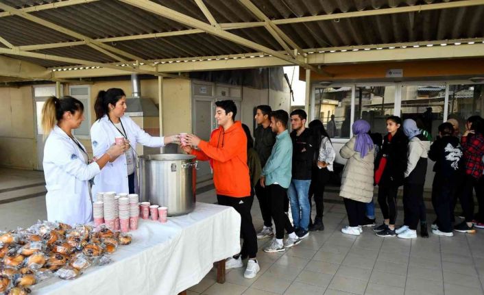 Mersin’de YKS öğrencilirine ’1 ekmek 1 çorba’ hizmeti başladı