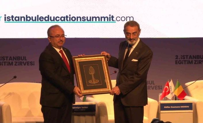 Milli Eğitim Bakan Yardımcısı Osman Sezgin: "Milli Eğitim Bakanlığı bu pandemi dönemini çok dikkatli, tedbirli ve krizi fırsata çevirecek şekilde değerlendirdi"