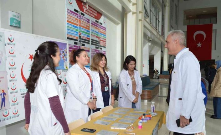 Muğla Eğitim ve Araştırma Hastanesi’nde kurulan stantta antibiyotik kullanımına dikkat çekildi