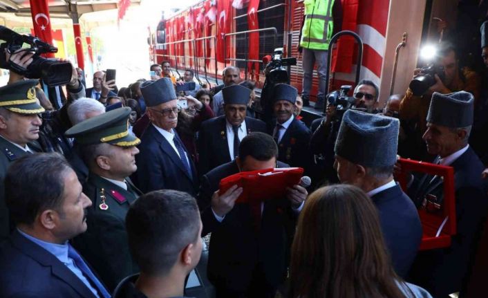 Mustafa Kemal Atatürk’ün Diyarbakır’a gelişinin 85. yıldönümü temsili karşılama ile kutlandı