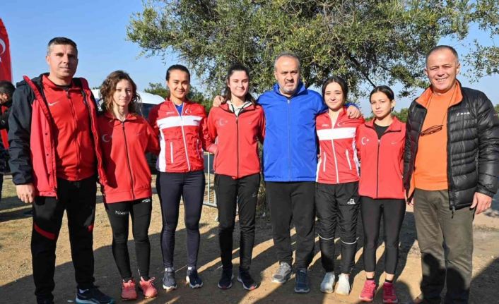 Oryantiring turnuvasında zamana karşı yarış