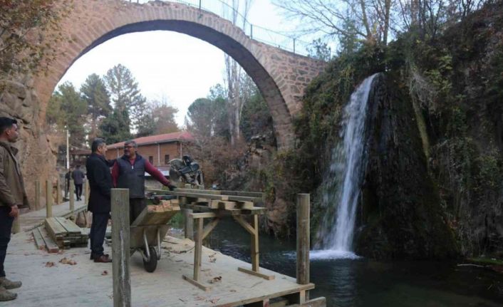 Pepouza ile Clandras Köprüsü arasında 5,5 kilometrelik yürüyüş yolu yapılıyor