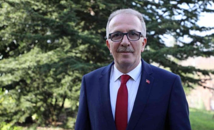 Rektör Uzun, "Öğretmenler unutulmaz çabaları ile geleceğe iz bırakmaya devam etmektedir"