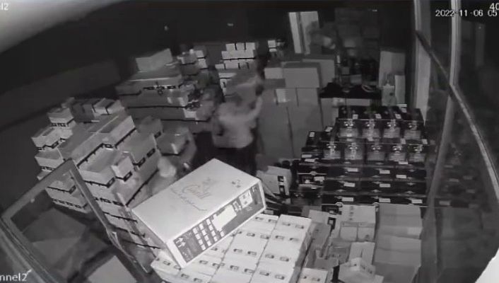 Sancaktepe’de 5 hırsız 130 bin TL değerinde çay ve kahve çaldı